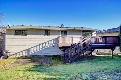 Exterior - 7208 Yew St, Everett, WA 98203 photo 8 of 9
