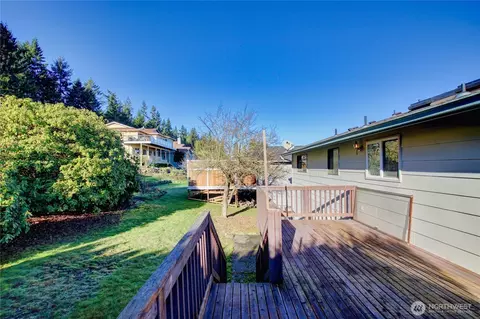 Exterior - 7208 Yew St, Everett, WA 98203 photo 7 of 9