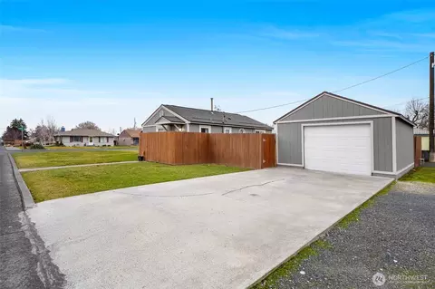 1255 E Larch St, Othello, WA 99344 photo 32