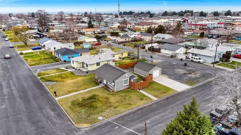 1255 E Larch St, Othello, WA 99344 photo 2