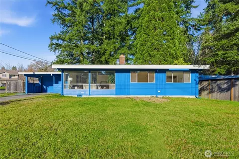 Exterior - 9004 NE 178th St, Bothell, WA 98011 photo 2 of 8