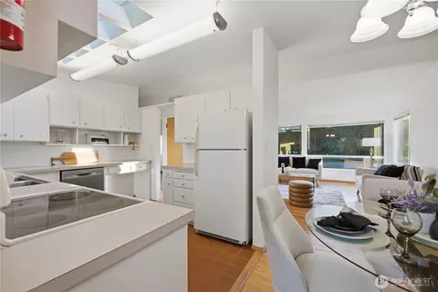 Kitchen - 9004 NE 178th St, Bothell, WA 98011 photo 4 of 8