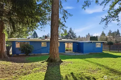 Exterior - 9004 NE 178th St, Bothell, WA 98011 photo 5 of 8