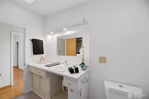 Bath - 9004 NE 178th St, Bothell, WA 98011 photo 2 of 2