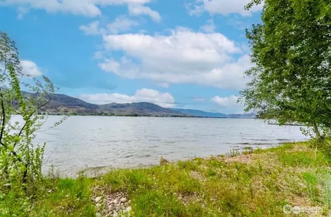 450 Eastlake Shrs, Oroville, WA 98844