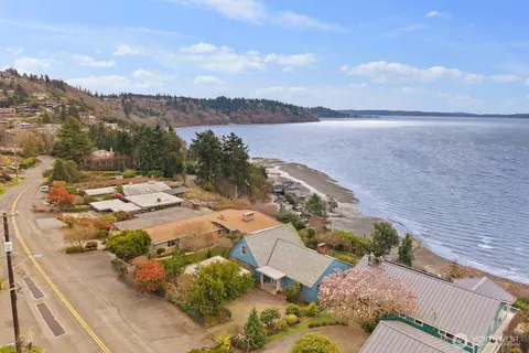 12249 Shorewood Dr SW, Burien, WA 98146