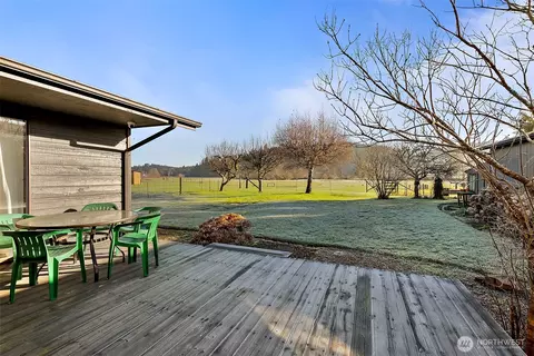 Exterior - 1655 Wheaton St, Raymond, WA 98577 photo 1 of 10