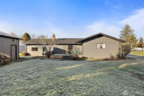 Exterior - 1655 Wheaton St, Raymond, WA 98577 photo 4 of 10