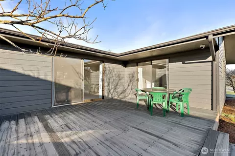 Exterior - 1655 Wheaton St, Raymond, WA 98577 photo 7 of 10