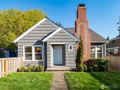9716 Dayton Ave N, Seattle, WA 98103