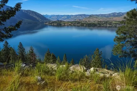 7365 Ridgeview Dr, Chelan, WA 98816