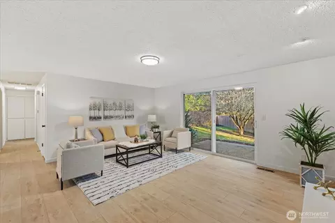 Living - 10629 26th Dr SE, Everett, WA 98208 photo 3 of 3