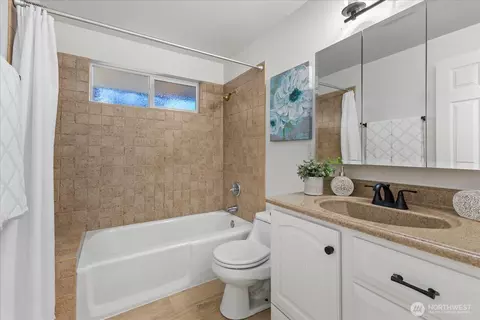 Bath - 10629 26th Dr SE, Everett, WA 98208 photo 1 of 1
