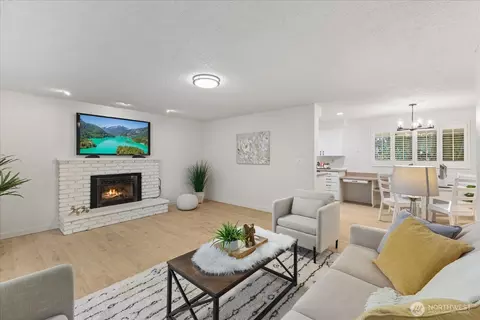 Living - 10629 26th Dr SE, Everett, WA 98208 photo 2 of 3