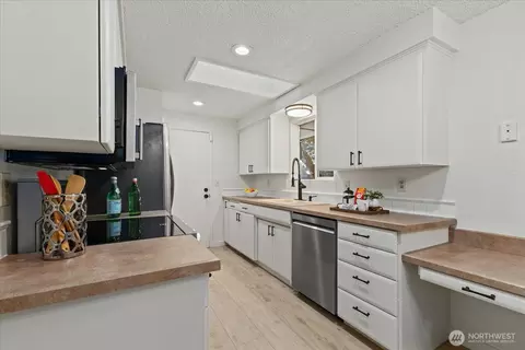 Kitchen - 10629 26th Dr SE, Everett, WA 98208 photo 1 of 3