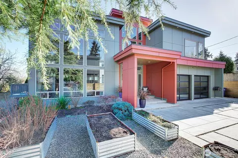 10010 Densmore Ave N, Seattle, WA 98133