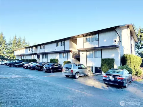 3513 S 160th St #B4, Seatac, WA 98188