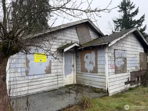 226 S 7th St, Shelton, WA 98584