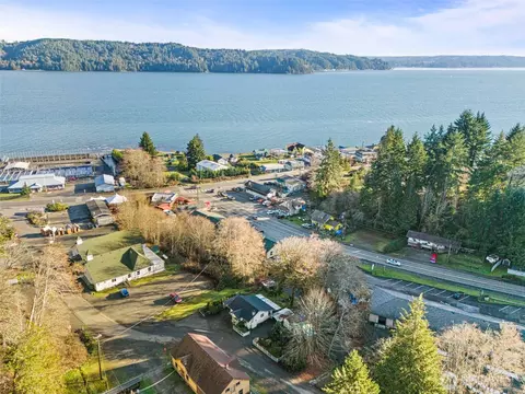 121 N Finch Creek Rd, Hoodsport, WA 98548