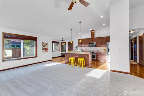 Living - 15530 Sunset Rd, Bothell, WA 98012 photo 4 of 5