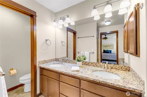 Bath - 15530 Sunset Rd, Bothell, WA 98012 photo 4 of 4