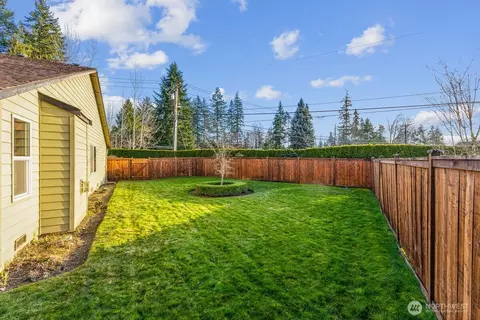 Exterior - 15530 Sunset Rd, Bothell, WA 98012 photo 4 of 4