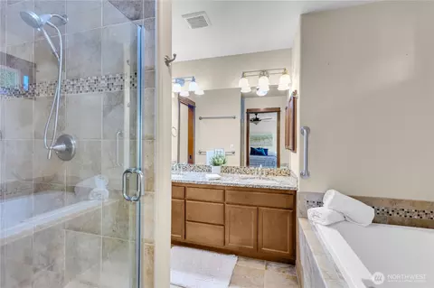 Bath - 15530 Sunset Rd, Bothell, WA 98012 photo 3 of 4