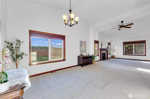 Living - 15530 Sunset Rd, Bothell, WA 98012 photo 3 of 5