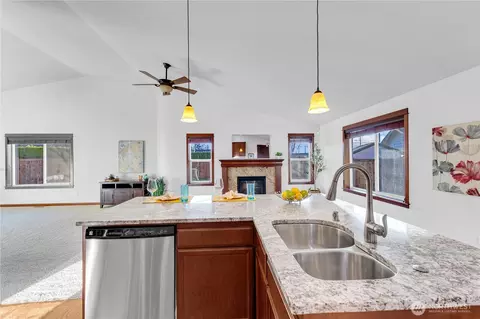 Kitchen - 15530 Sunset Rd, Bothell, WA 98012 photo 3 of 3