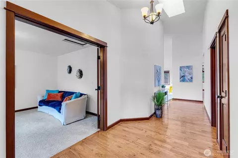Entry Way - 15530 Sunset Rd, Bothell, WA 98012 photo 1 of 3