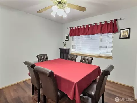Dining - 11325 19th Ave SE #C-211, Everett, WA 98208 photo 1 of 3