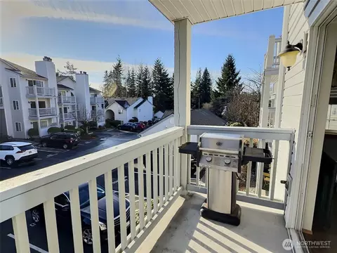 Exterior - 11325 19th Ave SE #C-211, Everett, WA 98208 photo 2 of 3