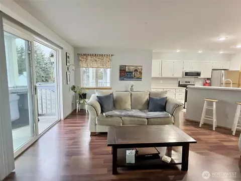 Living - 11325 19th Ave SE #C-211, Everett, WA 98208 photo 5 of 5