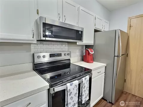 Kitchen - 11325 19th Ave SE #C-211, Everett, WA 98208 photo 4 of 4
