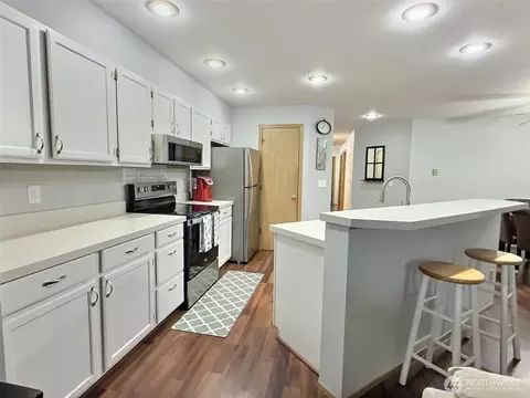 Kitchen - 11325 19th Ave SE #C-211, Everett, WA 98208 photo 2 of 4