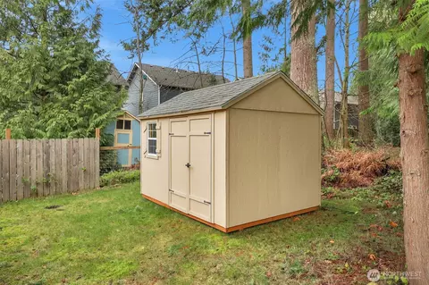 Exterior - 2105 100th St SE, Everett, WA 98208 photo 9 of 9