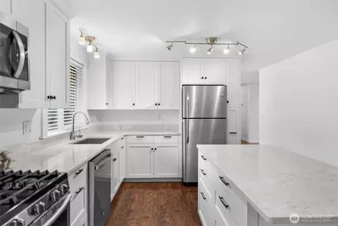 Kitchen - 2105 100th St SE, Everett, WA 98208 photo 1 of 4