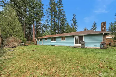 Exterior - 2105 100th St SE, Everett, WA 98208 photo 8 of 9