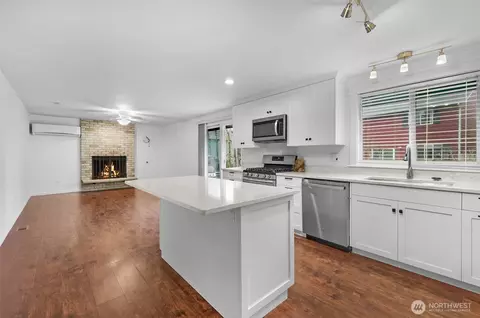 Kitchen - 2105 100th St SE, Everett, WA 98208 photo 4 of 4