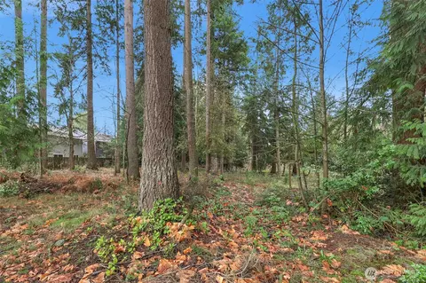Exterior - 2105 100th St SE, Everett, WA 98208 photo 6 of 9