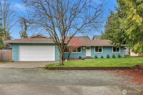Exterior - 2105 100th St SE, Everett, WA 98208 photo 3 of 9