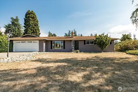 750 SW Thornberry Dr, Oak Harbor, WA 98277