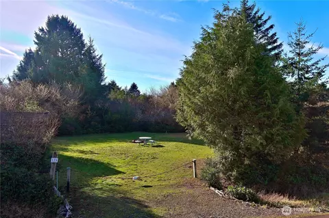 179 Calawah St SW, Ocean Shores, WA 98569