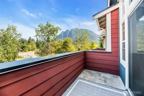 369 E Park St #D3, North Bend, WA 98045