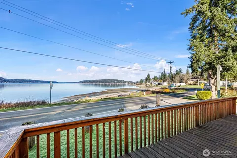 4449 Beach Dr E #1, Port Orchard, WA 98366