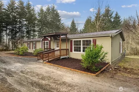 121 E Adam Ln, Belfair, WA 98528