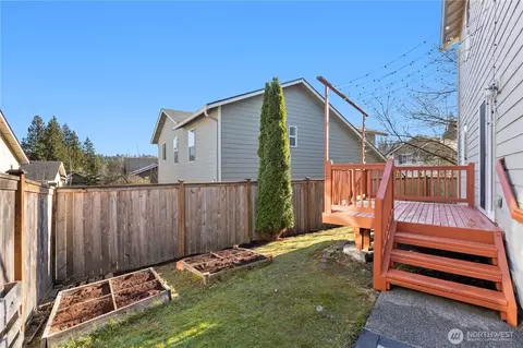 Exterior - 23215 SE Dr Se 27th, Bothell, WA 98021 photo 5 of 8