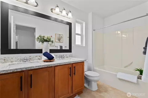 Bath - 23215 SE Dr Se 27th, Bothell, WA 98021 photo 4 of 5