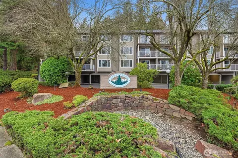 206 Mountain Park Blvd SW #D204, Issaquah, WA 98027