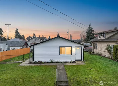 1658 S 44th St, Tacoma, WA 98418